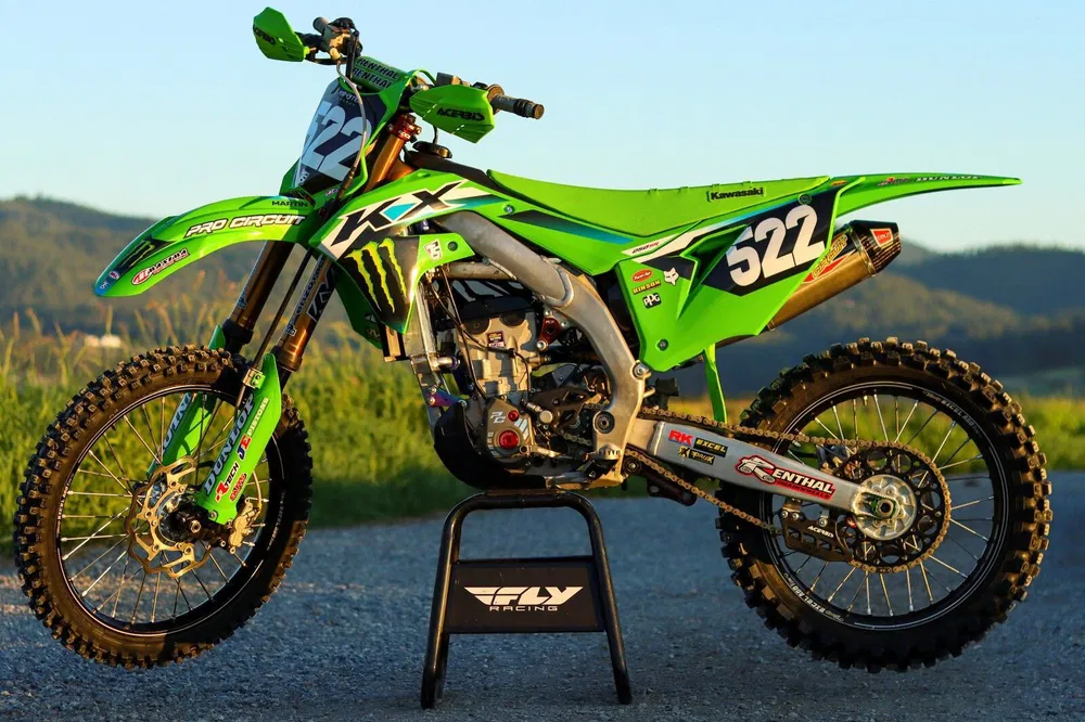 1769635270180066238_1920x2560 1769635270180066238_1920x2560